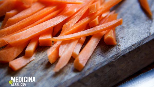 È vero che mangiare carote favorisce l'abbronzatura?